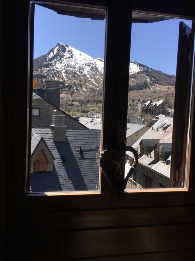 Esplendido Atico En Sallent Con Vistas Sallent De Gallego Exterior photo
